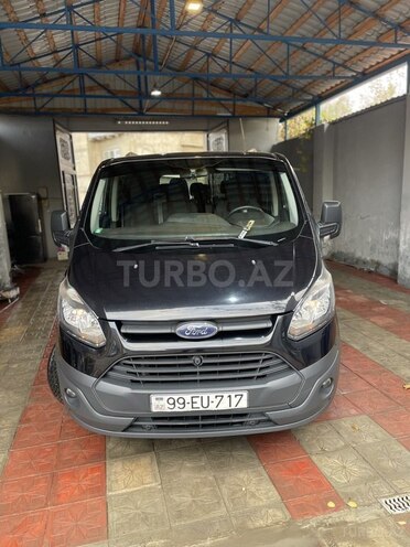 Ford Tourneo Custom-1