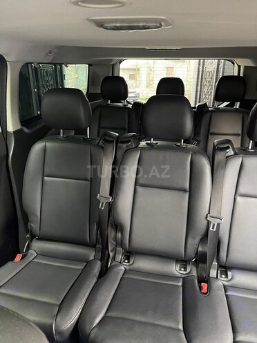 Ford Tourneo Custom-13