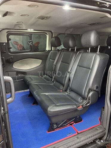 Ford Tourneo Custom-10