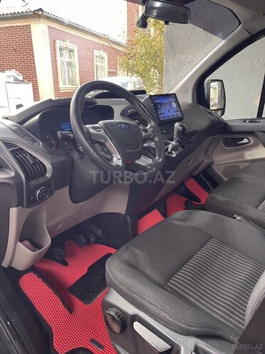 Ford Tourneo Custom-12