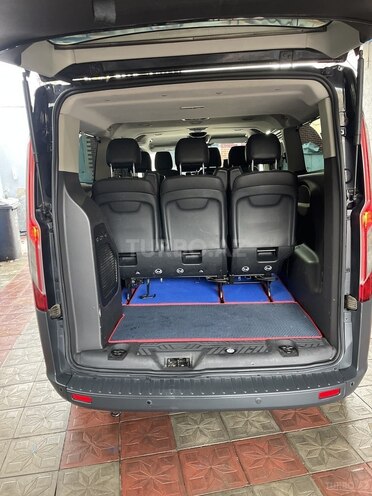 Ford Tourneo Custom-6