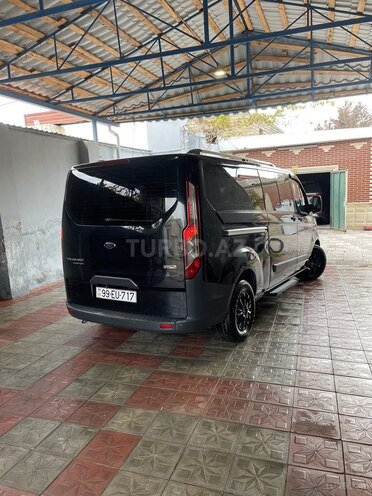 Ford Tourneo Custom-4