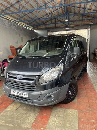 Ford Tourneo Custom-2