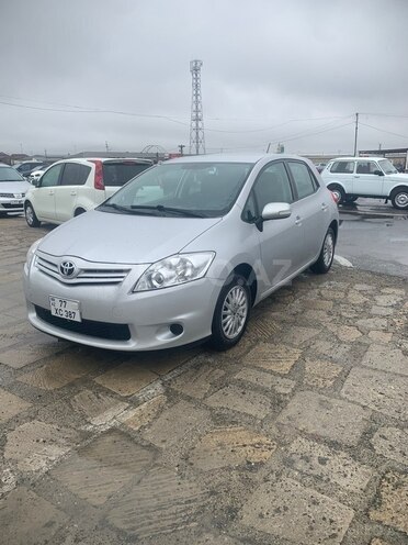 Toyota Auris 2010, 348,000 km - 1.4 л - Bakı