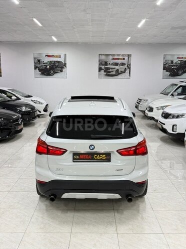 BMW X1-6