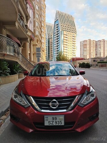 Nissan Altima-1