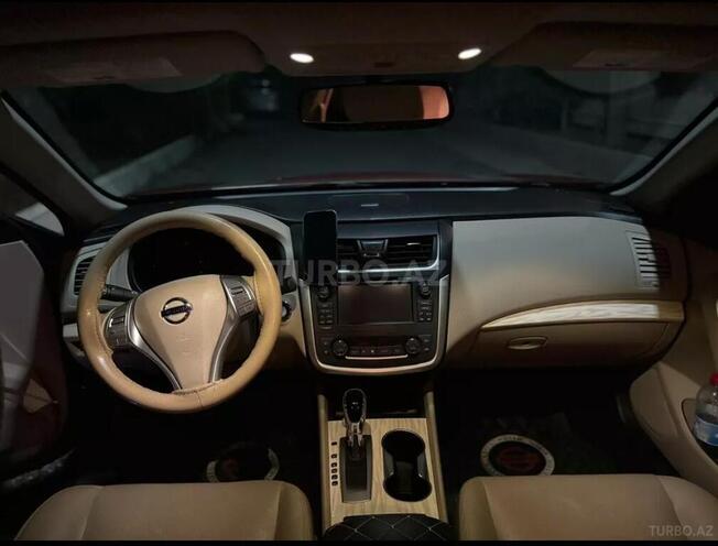 Nissan Altima-9