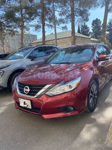 Nissan Altima-5