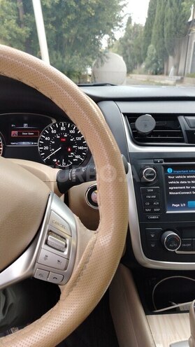 Nissan Altima-4