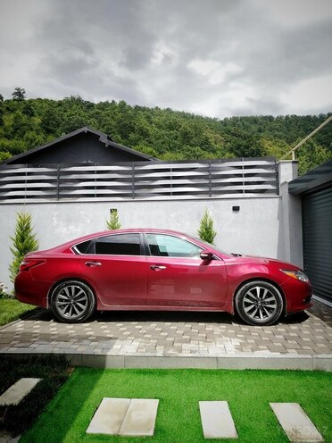 Nissan Altima-3