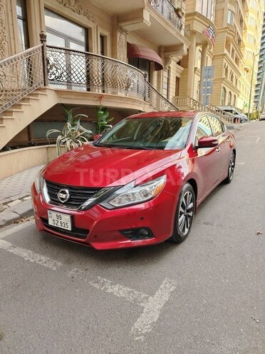 Nissan Altima-2