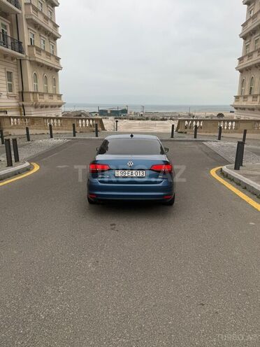 Volkswagen Jetta-2