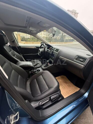 Volkswagen Jetta-8