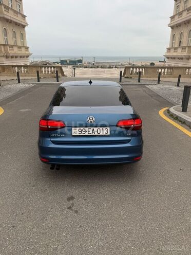Volkswagen Jetta-5