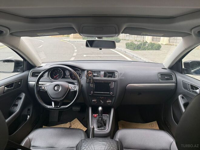 Volkswagen Jetta-10