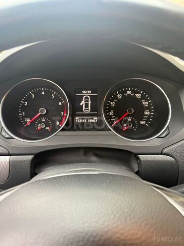 Volkswagen Jetta-19
