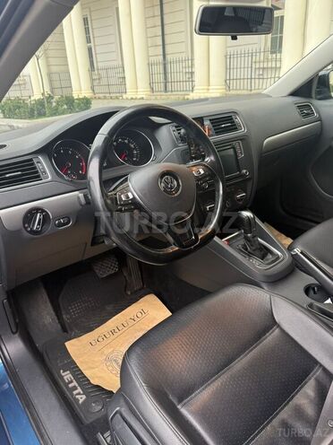 Volkswagen Jetta-9