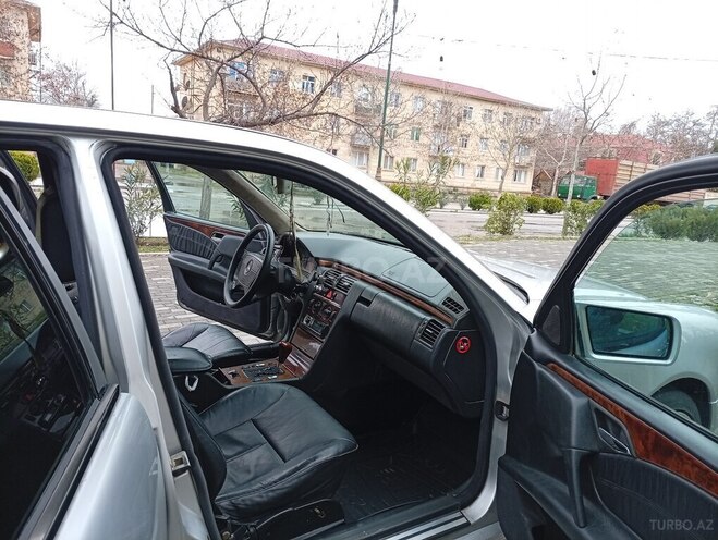 Mercedes E 300 1998, 412,331 km - 3.0 l - İmişli