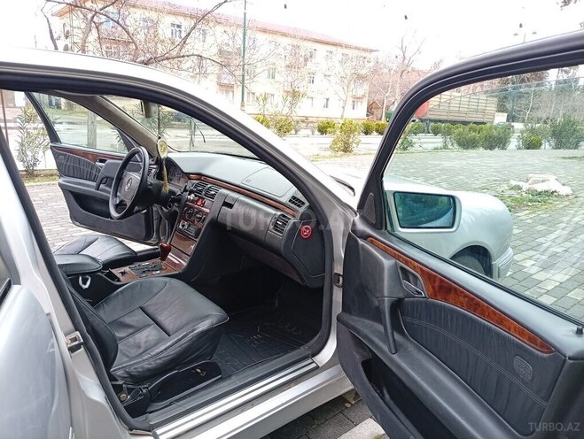 Mercedes E 300 1998, 412,331 km - 3.0 l - İmişli