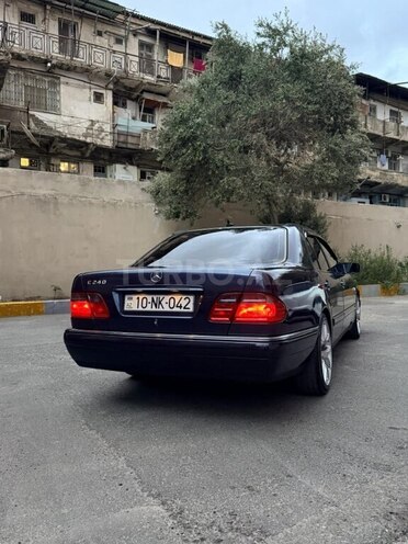 Mercedes E 240 1998, 403,000 km - 2.4 l - Bakı