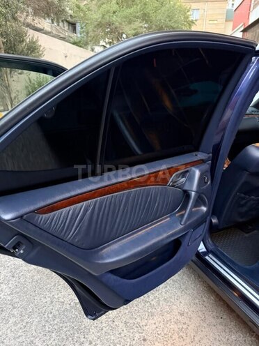 Mercedes E 240 1998, 403,000 km - 2.4 l - Bakı