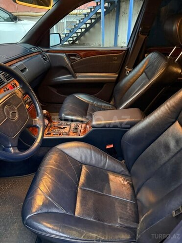 Mercedes E 240 1998, 403,000 km - 2.4 l - Bakı
