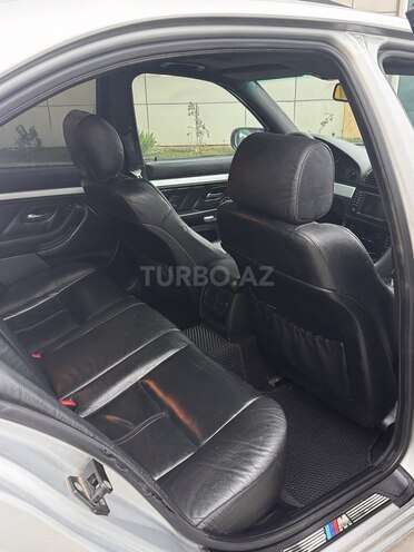 BMW 530 2001, 240,000 km - 3.0 l - Sumqayıt