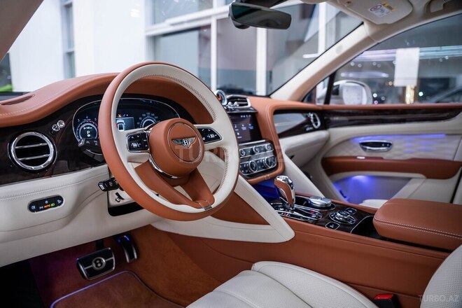 Bentley Bentayga-10