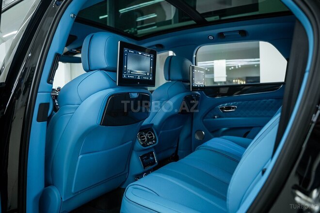 Bentley Bentayga-13
