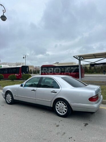 Mercedes E 240 1998, 358,654 km - 2.4 л - Bakı