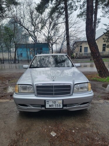 Mercedes C 200-1