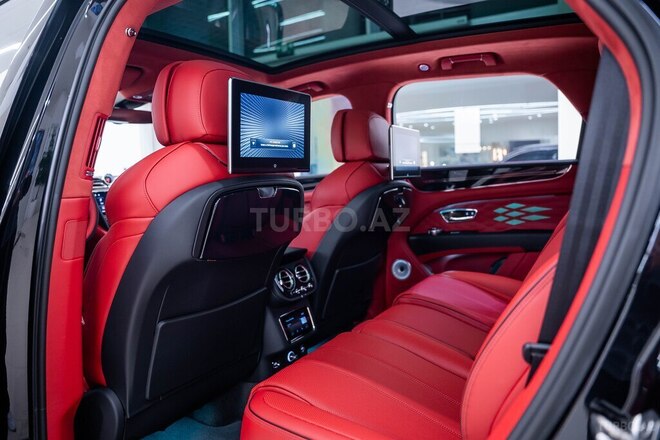 Bentley Bentayga-14