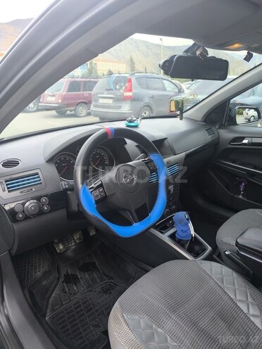 Opel Astra 2005, 259,000 km - 1.4 l - Şəki