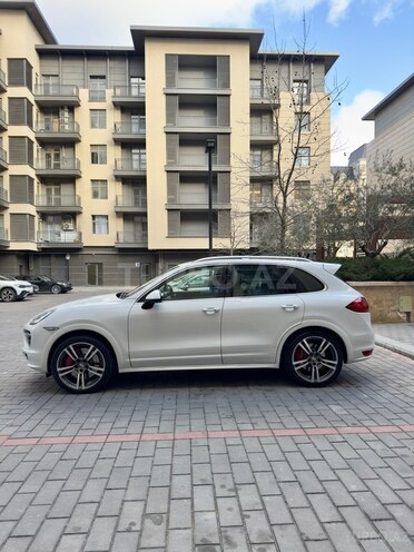Porsche Cayenne Turbo 2012, 65,000 km - 4.8 l - Bakı