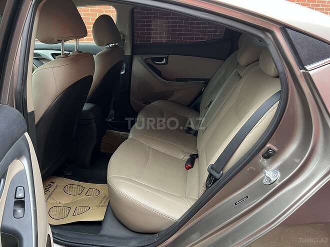 Hyundai Elantra 2015, 238,183 km - 1.8 l - Bakı