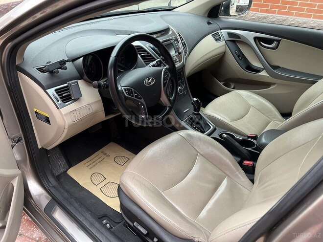 Hyundai Elantra 2015, 238,183 km - 1.8 l - Bakı