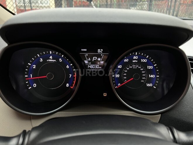 Hyundai Elantra 2015, 238,183 km - 1.8 l - Bakı