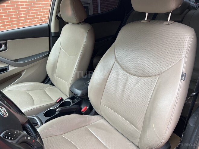 Hyundai Elantra 2015, 238,183 km - 1.8 l - Bakı