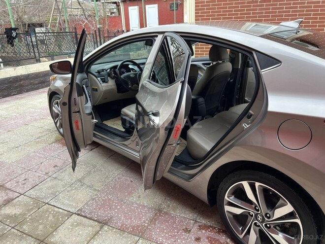 Hyundai Elantra 2015, 238,183 km - 1.8 l - Bakı