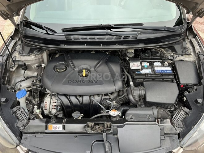 Hyundai Elantra 2015, 238,183 km - 1.8 l - Bakı