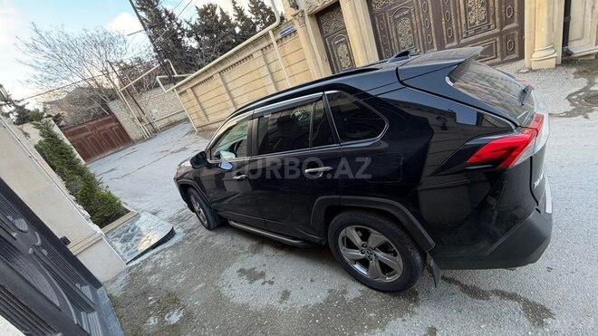 Toyota RAV4-4