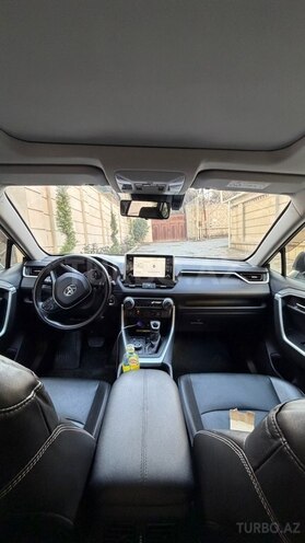 Toyota RAV4-6