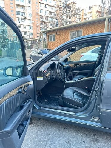 Mercedes E 350 2006, 282,000 km - 3.5 l - Bakı