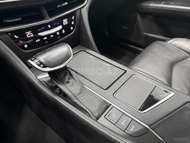 Cadillac CT6-15