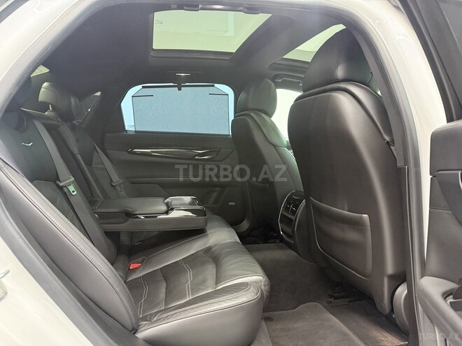 Cadillac CT6-12