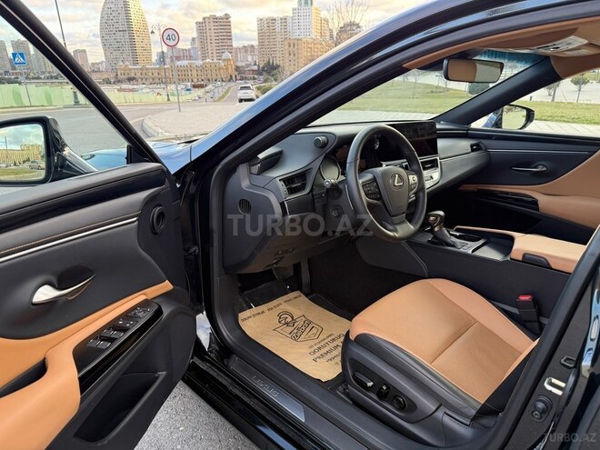 Lexus ES 300h 2024, 10,700 km - 2.5 l - Bakı