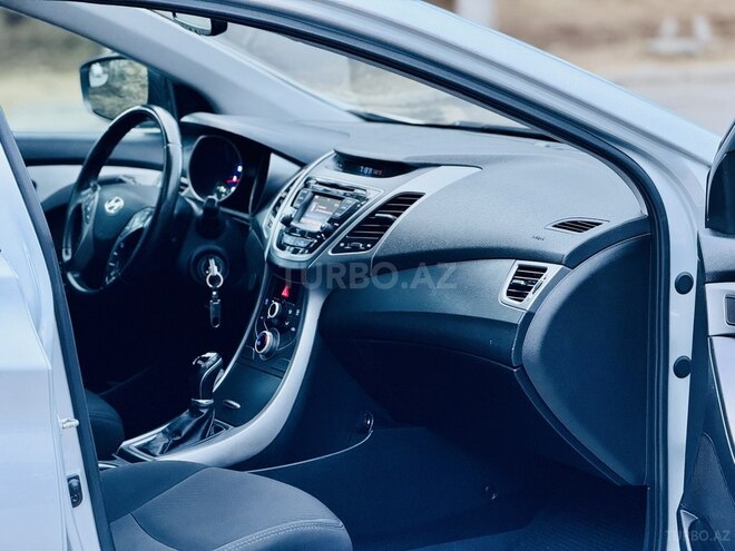 Hyundai Elantra 2015, 104,000 km - 1.8 л - Bakı