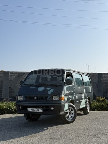 Toyota HiAce-2