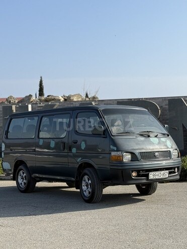 Toyota HiAce-11