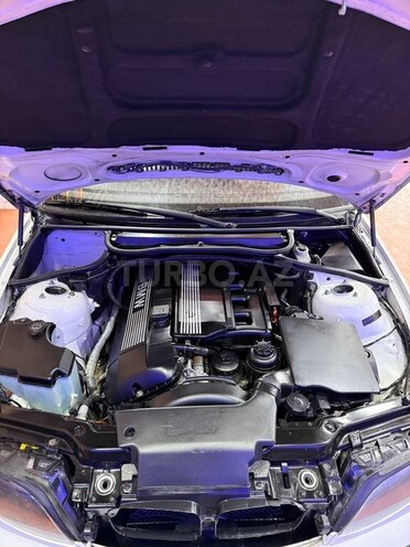 BMW 320-19